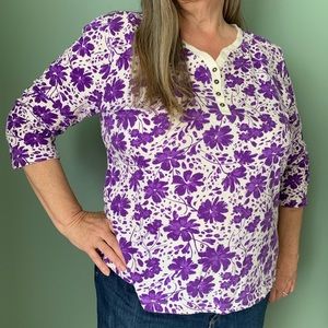 Floral Purlple and White Top